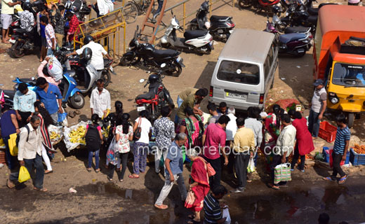 Fish market2